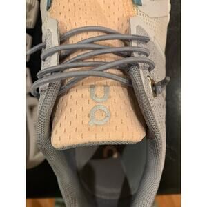 On Cloud Running shoes Cloud 5 Push Women’s size 6.5 gray peach